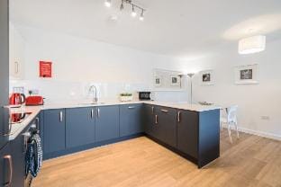 Roomspace Serviced Apartments -Walton Court Apartment in England