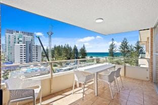 Escape on the Esplanade Apartment in Burleigh Heads