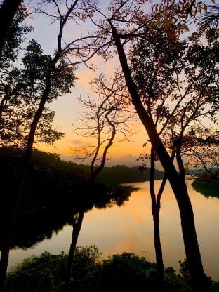 Saung Kawung - Cabin in the woods nearby the lake Vacation rental in West Java