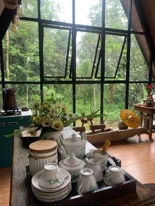 Saung Kawung - Cabin in the woods nearby the lake Vacation rental in West Java