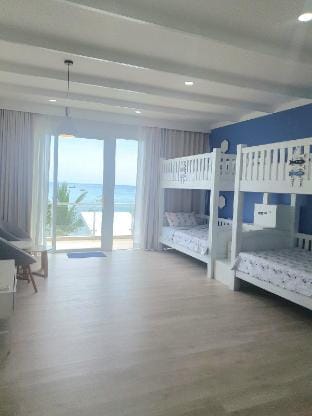 Sea Lover Beachfront Pool Villa Villa in Chon Buri Changwat