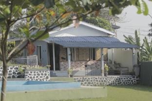 dr stable villa Villa in West Java