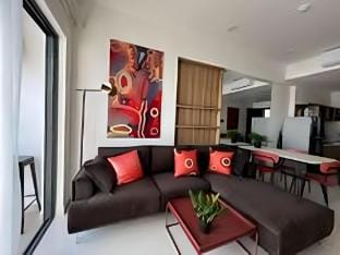 Skyhigh 2 QueenBR@District 1-Pullman&Bui Vien zone Apartment in Ho Chi Minh City