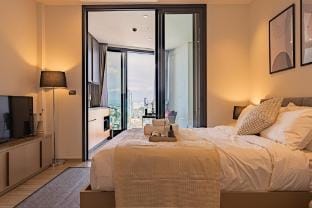 Luxury Sea View Condo Edge Central Pattaya Apartment in Pattaya City