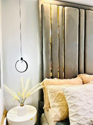 Chill & Thrill Azure Staycation with 200mbps & PS5 Apartment in Paranaque