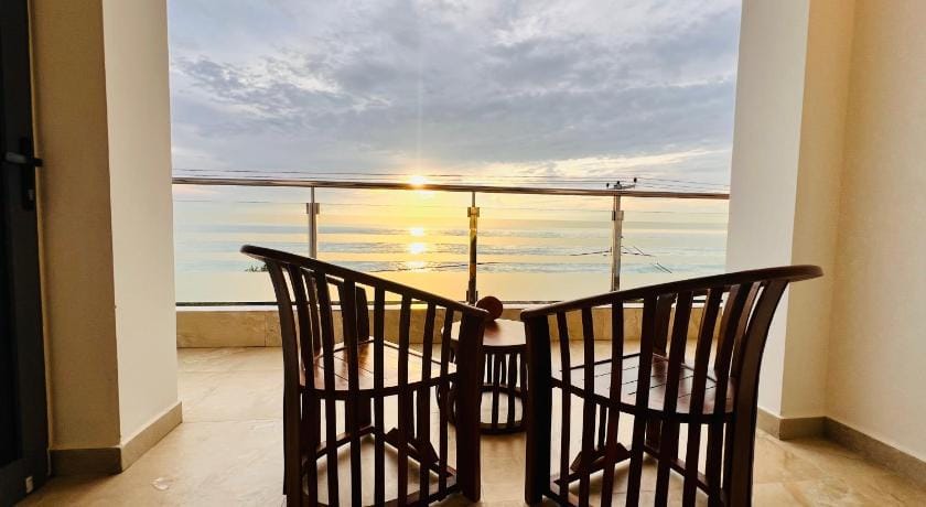 Ocean Front Villa Hotel in Southern Province