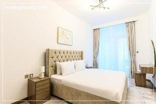Along Business Bay Canal 1BR Apt Apartment in Dubai