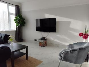 Twin Home w/free parkings, Surbiton Greater London Vacation rental in London