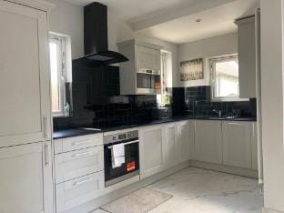 Peaceful Home Berrylands, Surbiton UK-Free Parking Vacation rental in London