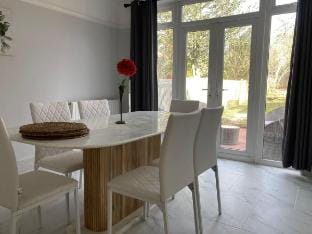 Surbiton Home w/free parkings Kingston upon Thames Vacation rental in London