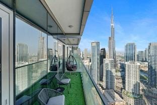 Luxe 2BR Apt w/ Infinity Pool & Burj Khalifa View Apartment in Dubai