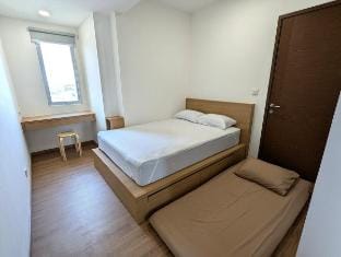 Cozy Japanese Muji Style 2Bedroom up to 7 people Apartment in Bandung
