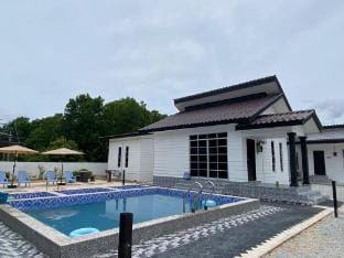 Tok Abah Cottage n Pool (Anggerik) Chalet in Terengganu, Malaysia