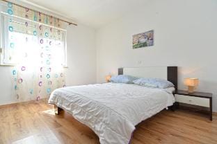Lovely flat just steps from the beach Apartment in Fažana