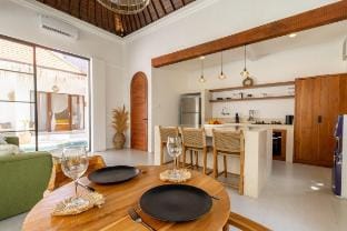 NEW! Lush Villa in Perenan, Canggu 2BR Villa Vacation rental in North Kuta