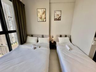 Georgetown View Spacious Urban Suites Apartment in George Town