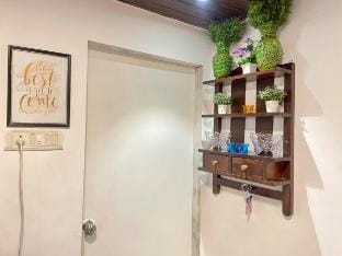 Independent Studio 25-Corner House-Bandra west. Vacation rental in Mumbai