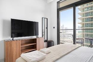 Silkhaus Sea View | Marina Vista w/ Private Beach Apartment in Dubai