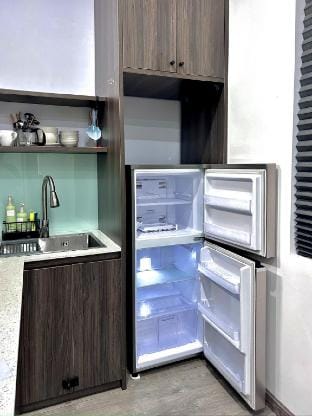 Modern D1 Studio (Spacious Balcony* Full Kitchen) Apartment in Ho Chi Minh City