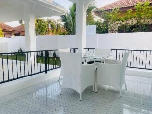 Huang Su Villa 3 Pool Villa Vacation rental in Pattaya City
