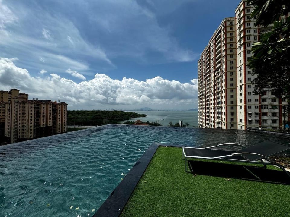 Urban Suites Georgetown Penang-Sea View-High Floor Vacation rental in George Town
