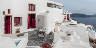 The sculptor's Cave House by Cycladica Villa in Oia