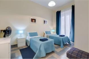 BRIGHT APT  WITH PARKING VATICAN AND POPOLO SQ Vacation rental in Rome