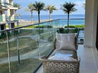 شقه فاخرة للايجار في فندق العنوان ( the address) Apartment in Sharjah
