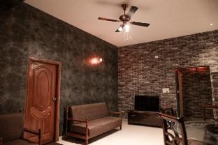 Lemon Tree - 3BR Farmhouse with Rooftop Pool Villa in Tamil Nadu