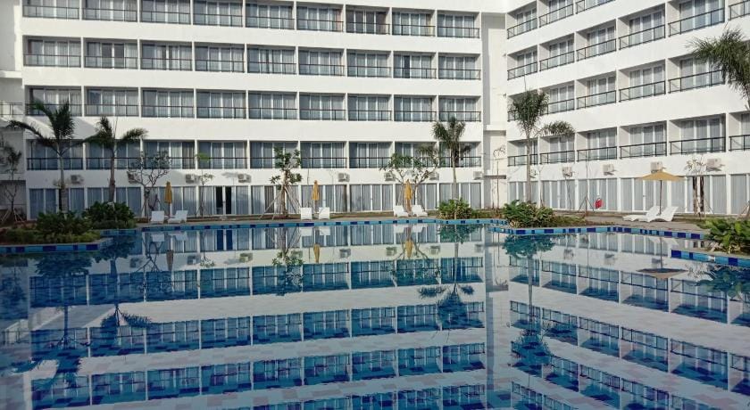 Raja Hotel Kuta Mandalika Resort & Convention Hotel in Pujut