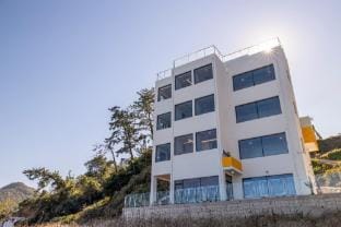 Geoje Dream Angel Pool Villa Bed and Breakfast in South Korea