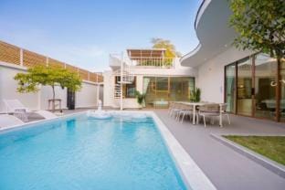 Paco Villa Pattaya Villa in Pattaya City