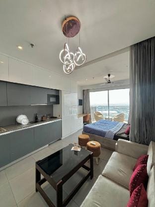 Review view studio 31st floor Apartment in Noida