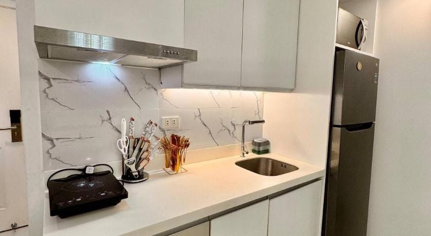 1BR Bahamas 19th floor, Azure Paraaque Bed and Breakfast in Paranaque