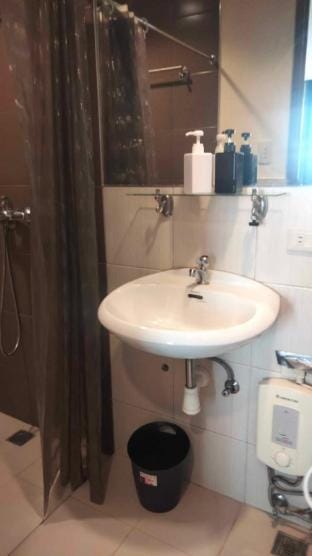 Spacious Studio Apartment B402 Apartment in Makati
