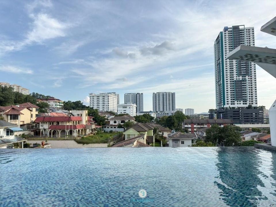 2B2B 4 Pax | 2 min> Kajang train | Free 2 Parkings Apartment in Negeri Sembilan, Malaysia