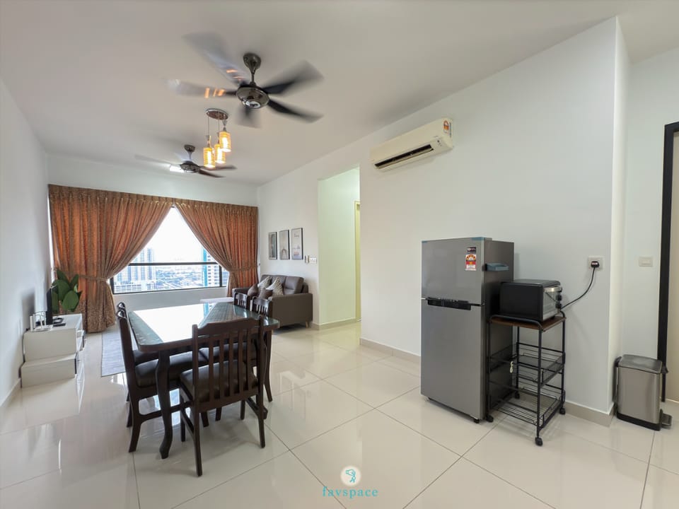 2B2B 4 Pax | 2 min> Kajang train | Free 2 Parkings Apartment in Negeri Sembilan, Malaysia