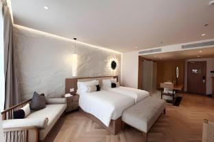 Top-floor&OceanView Flat with Pools & Beach Access Apartment in Hoi An