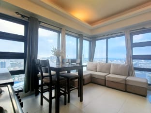 Royalty Suite | Panorama View | Netflix 4k Apartment in Lapu-Lapu City