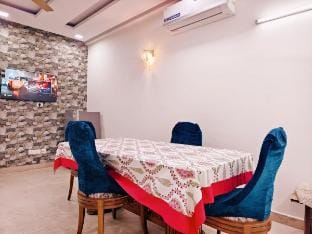 3BHK-Park Facing! Lajpat Market! Vacation rental in New Delhi