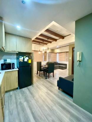 Modern & Spacious for BigGroup near BGC & Mckinley Apartment in Makati
