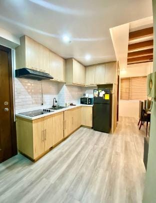 Modern & Spacious for BigGroup near BGC & Mckinley Apartment in Makati