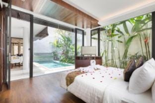 Villa with City Views & Pool | Location Near GWK Villa in Kuta Selatan