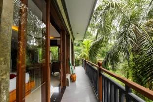 Elegance Suite Room Balcony with Garden View Ubud Vacation rental in Ubud