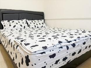 Large 3BR Meikarta Apt w/ WiFi & Netflix Vacation rental in West Java