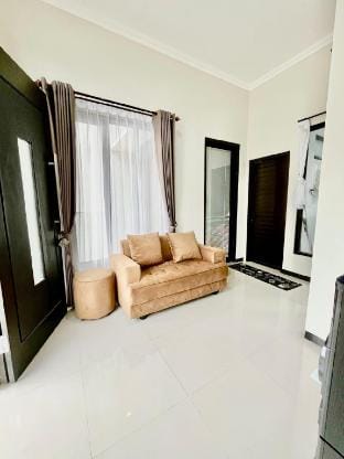 Three-BR Syariah with Mountain View by Arrayyan B6 Villa in Batu
