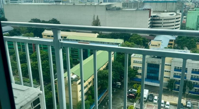 Layan Grass Staycation Apartment in Quezon City
