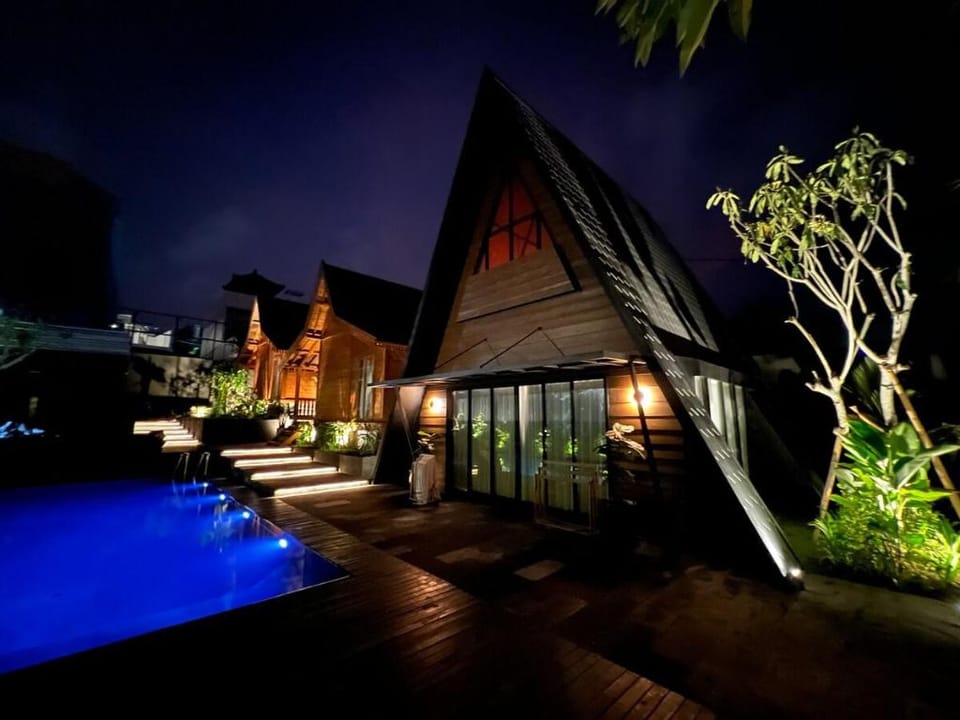 Twinseas Villa Lodge in Bali