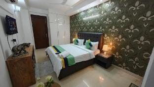 Divine India Service Apartment 4bhk, J45 Saket Apartment in New Delhi