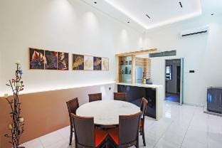 8 pax Austin Landed @Premium Ai smarthome Vacation rental in Johor Bahru